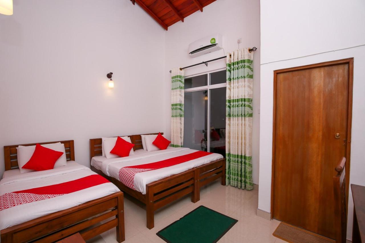 Oyo 438 Sarala Residence Hotel Kandy Kültér fotó