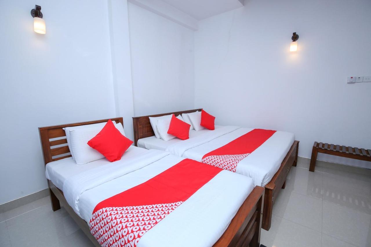 Oyo 438 Sarala Residence Hotel Kandy Kültér fotó