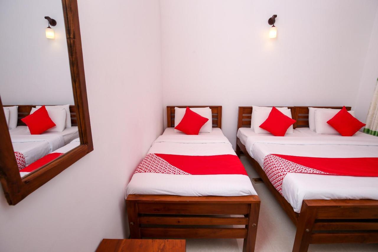 Oyo 438 Sarala Residence Hotel Kandy Kültér fotó