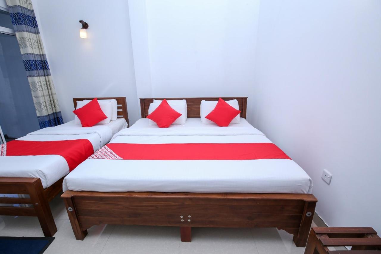 Oyo 438 Sarala Residence Hotel Kandy Szoba fotó